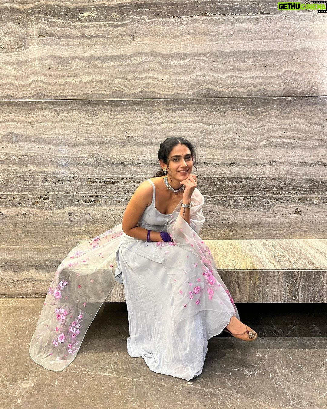 Aakanksha Singh Instagram - माना कि सादगी का दौर नहीं, मगर सादगी से अच्छा कुछ और नहीं 🤍