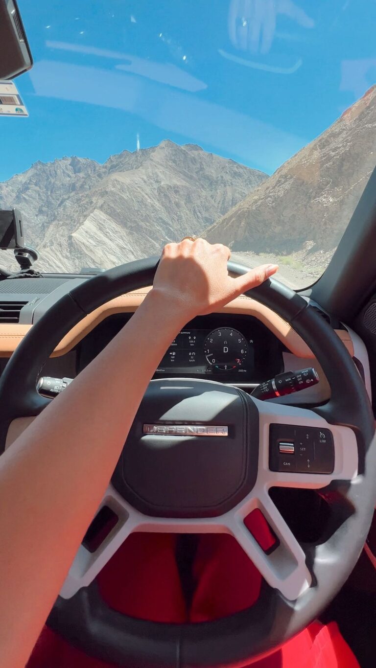 Aakriti Rana Instagram - Man I was dying to go to Ladakh! This place never ceases to amaze me! I studied here for 2 years when dad was posted here in 2000-2002 and completely fell in love! This is where I learnt how to drive ❤️ Here with @landrover_in and we drove the Land Rover Defender from Srinagar to Leh. Want an incredible drive! #DefenderJourneys @Cougar__Motorsport #CougarMotorsport #partnership #aakritirana #travelblogger #landeoverdefender #offroading #ladakh #india #incredibleindia #transitionreels