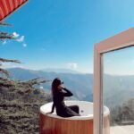 Aakriti Rana Instagram - Watch till the end for the final result! A hot tub with this view was all that I wanted. All thanks to dad, he made it happen! It’s not easy to build a house in the mountains and he’s doing a fab job with all his ideas and hacks! The hot tub guys gave up and refused to put it on the top. It couldn’t go through the house so we had to do this jugaad. Now you know why we didn’t get the railing on the roof done. It’ll be done now so none of you would fall when you visit our place haha. #aakritirana #himachal #hottub #mounatains #mountainview #reelsinstagram #diy #doityourself #shimla #himachal