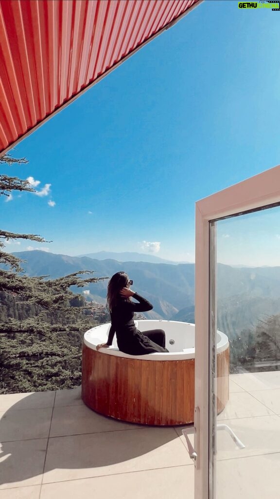 Aakriti Rana Instagram - Watch till the end for the final result! A hot tub with this view was all that I wanted. All thanks to dad, he made it happen! It’s not easy to build a house in the mountains and he’s doing a fab job with all his ideas and hacks! The hot tub guys gave up and refused to put it on the top. It couldn’t go through the house so we had to do this jugaad. Now you know why we didn’t get the railing on the roof done. It’ll be done now so none of you would fall when you visit our place haha. #aakritirana #himachal #hottub #mounatains #mountainview #reelsinstagram #diy #doityourself #shimla #himachal