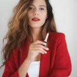 Aakriti Rana Instagram - Lipsticks always complete your makeup look! Don’t they!?! #AD Color Riche Intense Volume Matte Lipstick by L’Oréal Paris gives long lasting colour in just one swipe.. and it’s enriched with Hyaluronic Acid for plump lips 👄 It gives intense colour payoff and 16H volumizing matte finish #LorealParisIndia #ColorRicheLipsticks #LorealParis #LipstickDay #AakritiRana
