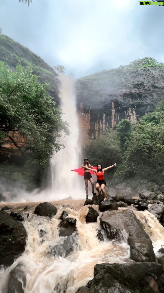 Aakriti Rana Instagram - Share this with your travel Gang! Located in Uksan village, you are surrounded by hills on all sides adorned by multiple stunning waterfalls. But this is one of the most epic waterfalls we have visited between Mumbai & Pune. As the path to the waterfall is really tricky, you need local guides to take you here. We visited this waterfall with @roarventures who were experts in guiding us through the streams and the thick forest. #maharashtra #waterfall #mumbai #travelblogger #indiantravelblogger #reelsinstagram #trek #monsoon #pune #reelsindia Maharashtra