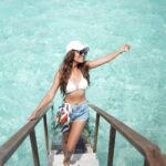 Aakriti Rana Instagram - Bronze and Boujee! It’s my 5th country in 2 months and man I am so so tanned. I can’t even use my makeup now 😂 Okay bye gotta go and swim with some pretty fishies! The sun can’t stop meeee. 😋 Location: @cinnamonvelifushi #aakritirana #maldives #travel #wanderlust #tanned #indiantravelblogger #vacationmode Maldives