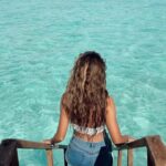 Aakriti Rana Instagram - Bronze and Boujee! It’s my 5th country in 2 months and man I am so so tanned. I can’t even use my makeup now 😂 Okay bye gotta go and swim with some pretty fishies! The sun can’t stop meeee. 😋 Location: @cinnamonvelifushi #aakritirana #maldives #travel #wanderlust #tanned #indiantravelblogger #vacationmode Maldives