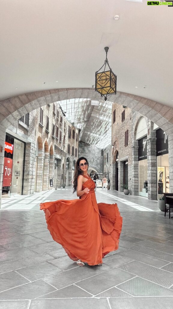 Aakriti Rana Instagram - Check out the Outlet village in Dubai. They have crazy discounts on luxury brands. Some brands had upto 90% off here! Also, I loved the whole European vibe here. SAVE it for your next trip! Tag someone you would go here for shopping with 😀 Outfit from @ordinaree.in #aakritirana #outlet #outletvillage #dubai #dxb #shopping #luxury #dubailife #travelblogger #indiantravelblogger #reelsinstagram #luxurybrand #ootd Dubai, United Arab Emirates