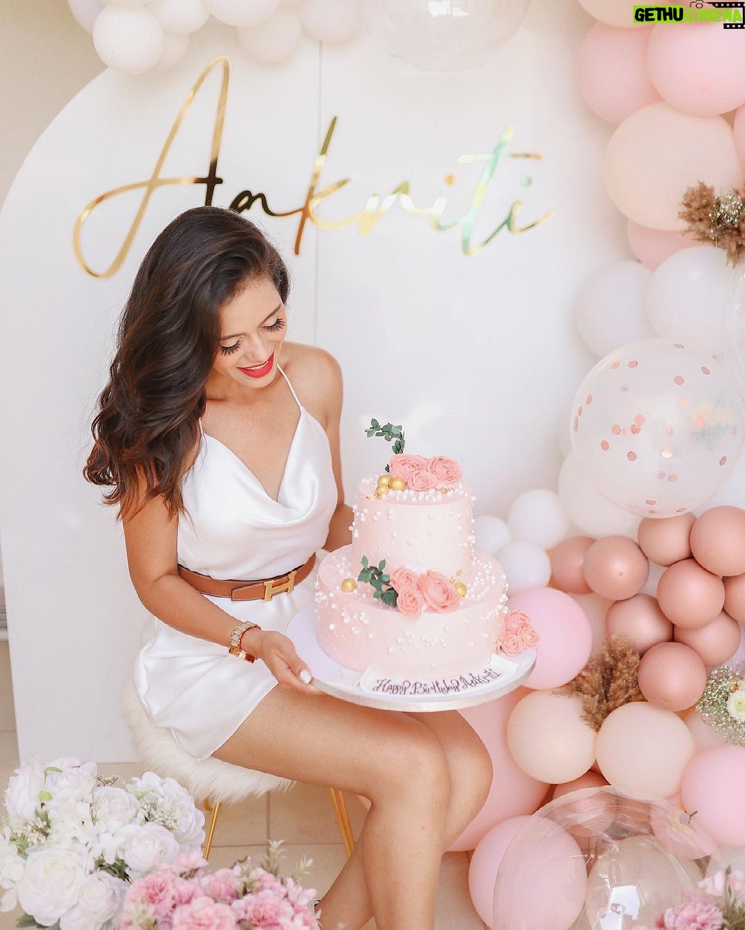 Aakriti Rana Instagram - Pictures from my last 6 birthdays 🎂 Thank you for all the love and lovely wishes! You guys are amazing ❤️ 1) Rohan and @raghav.kalraa took me to the hills near Pune and did a beautiful setup for my last birthday. 2) Rohan is rarely here for my birthday and this time was his first time when he could be there so it was really special. 3) Did a little DIY setup and @dikshavohra and I celebrated my first birthday after covid together. She even baked a cake for me. 4) I was completely alone during covid in my Pune flat and I decided to do celebrate my birthday myself. I clearly love doing DIY birthday decorations. 5) i celebrated my birthday with a meet and greet at my Jabalpur army house(dad was posted there). I flew back to pune and Diksha picked me up from the airport and surprised me with this beautiful birthday setup at home. She even made a video for me with messages from all of my closest people. Aisi friend sabko mile 😍 6) This year was all about family and home ❤️ #aakritirana #birthday #celebration #birthdaygirl #birthdaydecor #family