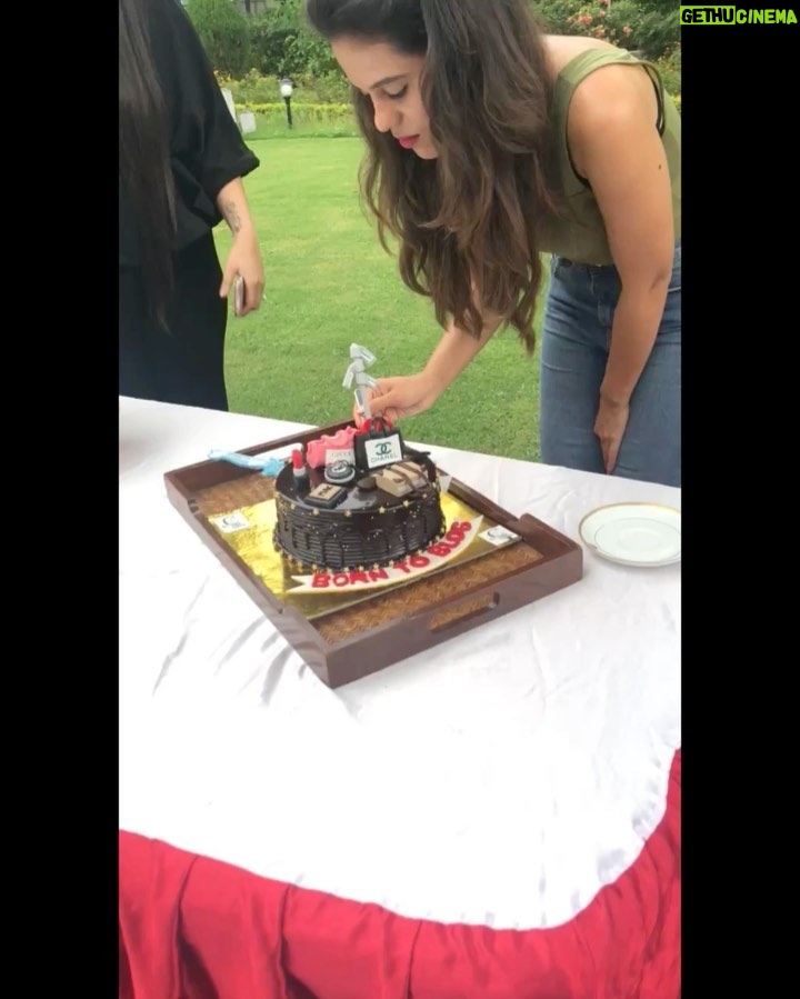 Aakriti Rana Instagram - Pictures from my last 6 birthdays 🎂 Thank you for all the love and lovely wishes! You guys are amazing ❤️ 1) Rohan and @raghav.kalraa took me to the hills near Pune and did a beautiful setup for my last birthday. 2) Rohan is rarely here for my birthday and this time was his first time when he could be there so it was really special. 3) Did a little DIY setup and @dikshavohra and I celebrated my first birthday after covid together. She even baked a cake for me. 4) I was completely alone during covid in my Pune flat and I decided to do celebrate my birthday myself. I clearly love doing DIY birthday decorations. 5) i celebrated my birthday with a meet and greet at my Jabalpur army house(dad was posted there). I flew back to pune and Diksha picked me up from the airport and surprised me with this beautiful birthday setup at home. She even made a video for me with messages from all of my closest people. Aisi friend sabko mile 😍 6) This year was all about family and home ❤️ #aakritirana #birthday #celebration #birthdaygirl #birthdaydecor #family