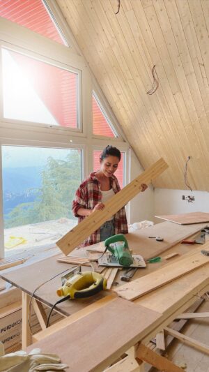 Aakriti Rana Instagram - Just because she is a beti, doesn’t mean she’s any less! 
To all the papa ki shernis ! 💪🏻
Comment 🦁 below if you agree! 

It’s so much fun to spend time here in the mountains building a house with dad! Every-time I am here, i learn something new! Today I am putting wooden panels in the walls 😀

#aakritirana #mountains #buildingahouse #cottage #trending #daughter #reelsinstagram #reelsindia #sher #diy
