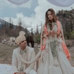Aakriti Rana Instagram - It was so tough to control our laughter during the ceremony. Rohan obviously couldn’t control 🤣🤣🤣 Someone also said “yeh ghode ko chana nahi pacha aaj” 🤣🤣🤣🤣 #instagramvsreality #horses #wedding #indianwedding #weddingceremony #funnyvideos #couplevideos #reelsinstagram #manali #himachal #couplereels Manali, Himachal Pradesh