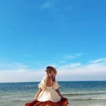 Aakriti Rana Instagram – SAVE THIS!
You can plan your Sharjah itinerary accordingly. I’ve visited UAE so many times but never that there’s so much to do in Sharjah. 

1) You must stay in one of the unique resorts. Sharjah has so many of those. My favourite ones are the Kingfsher Lodge for the sea view, Moon Retreat for the unique stay and Mysk Al Badayer for the desert stay experience. 

2) Visit Mleiha, a UNESCO World heritage site for desert safari during the sunset and have dinner while star gazing. Unlike the other safaris, you would get a beautiful Mountain View in the background. 

3) In Sharjah shooting club, you can experience the thrill of shooting yourself. I was scared at first but it turned me it to be an incredible experience which I would remember forever. 

4) Sharjah’s rain room is a permanent installation where you can get incredible pictures in the rain without getting wet. 

5) We all love Indian food. Visit the Indian palace for the best Indian cuisines and for the beautiful view of the sea. 

My other favourites are The Sharjah Aquarium, Sharjah Safari, shopping in the local market and Beeha Headquarters for the architecture. 

Let me know if you have any questions. Comment below and I’ll get back ❤️

@visit_shj @thinkstrawberries 
#aakritirana #sharjah #uae #sharjahuae #thingstodo #itinerary #travelblogger #desertsafari #collab #visitsharjah #mysharjah #welcometosharjah #shj