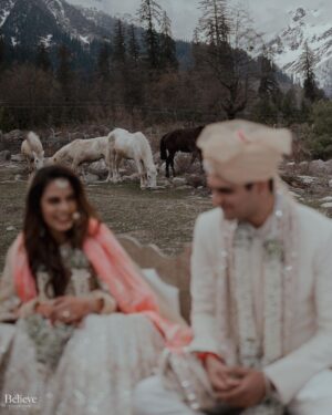 Aakriti Rana Instagram - #AakritiGetsAnchored 🥰
Under the beautiful open blue sky, amidst the mountains, surrounded by our friends and family, I walked with my brightest smile towards the moment we dreamed about together. 

Photography: @believecollective 
Our Outfits: @abhinavmishra_ 
Jewellery: @paisleypopshop 
Makeup and hair: @priyankaguptamakeupartist 

#aakritiandrohan #wedding #manali #happilyeverafter #mountainwedding #indianwedding #weddingphotography