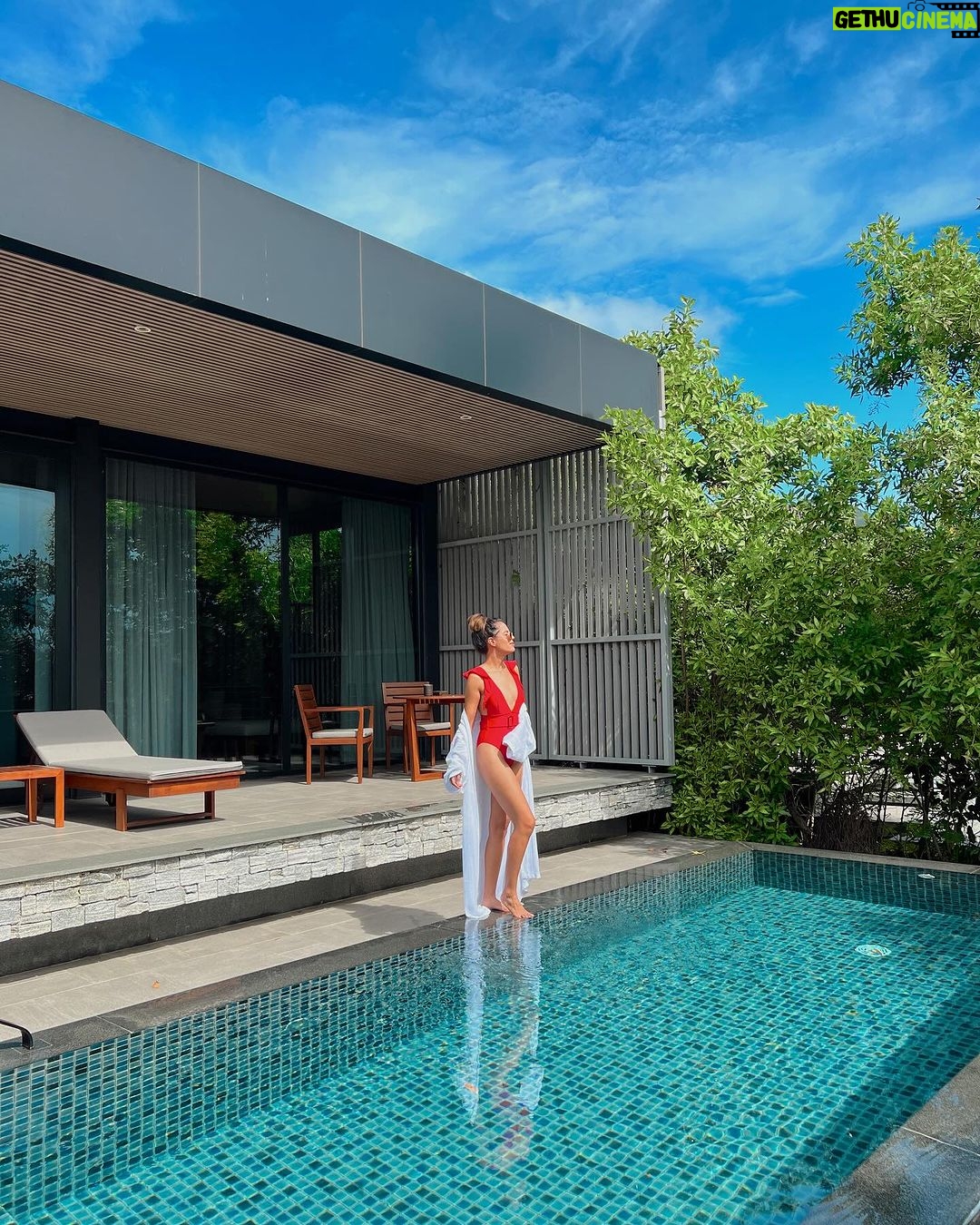 Aakriti Rana Instagram - Sri Lanka photo dump! 💁🏻♀️ Had a wonderful mini vacation in Sri Lanka with @hiltonyalaresort. Had amazing food, enjoyed our private pool, went for a safari and chilled with cocktails at the beach ❤️ @hilton @communicate_india #collab #aakritirana #srilanka #yalanationalpark #travelblogger #indiantravelblogger #photodump