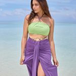 Aamna Sharif Instagram – Come out of the future! 
It is your dream.. You are not supposed to go anywhere…
Be happy wherever you are…
