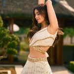 Aamna Sharif Instagram – 🪔✨