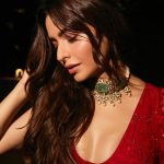 Aamna Sharif Instagram – लाल रंग ♥️