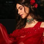 Aamna Sharif Instagram – लाल रंग ♥️