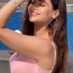 Aamna Sharif Instagram - In between shots 🌸 . . . . . . 📷 n makeup @aafreenmakeupandhair