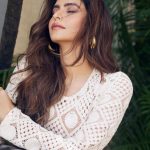 Aamna Sharif Instagram - Easy breezy… 📷 @trishasarang Makeup @divyashetty_ Hair @tinamukharjee In @andreaiyamah Styled by @shrushti_216