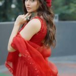 Aamna Sharif Instagram – गुफ़्तगू तो बस नाम दिया है 
फ़रमाते तो हम इश्क़ है …🌹
.
.
.
.
.
.
.
In @devnaagri 
Jew @gehnajewellers1 
Styled by @shrushti_216 
Makeup @mukeshpatilmakeup 
Hair @chettiarqueensly 
📷 @ziaulhaque

#reels #reelsinstagram