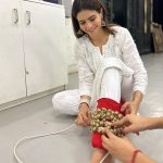 Aamna Sharif Instagram - Today marks the beginning of my Kathak journey, and I am filled with gratitude for this opportunity. I am excited to learn the intricate footwork, expressive gestures, and rich storytelling that Kathak holds. With each step, I embrace the beauty of this dance form and look forward to the growth and joy it will bring to my life. Here's to a new beginning 😊
