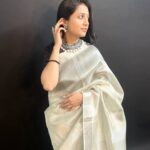 Aarohi Patel Instagram - For the launch of @gcplofficial 🤍 . Styled by @ameelmacwan Outfit @dvfashionstudio Jewelry @suryam_designer_jewellery . . . . #aarohi #gujarat #gujaratifilms #gujjufilms #amdavad #ahmedabad #rajkot #surat #bhavnagar #baroda #kutch #jamnagar #junagadh #dance #music #acting #film #gujarati
