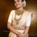 Aarthi Subash Instagram - 🤍 . Make-up - @balambika_artistry Costume- @beaus_sketch2stitch Photographer - @valinjeeva_photography Jewellery - @vivahbridalcollections . #photoshoot #shootday #modelling #bridal #bridalmakeup #bridalsarees #keralasaree #hairdo #tamilactress #aarthisubash Chennai, India