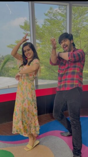 Aarthi Subash Instagram - Thalapathy 🔥 
.
#thalapathyvijay #thalapathy #vijay #arabickuthu #abibo ##alamathihabibu #beast #kollywood #kollywooddance #tamilsongs #trending #trendingreels