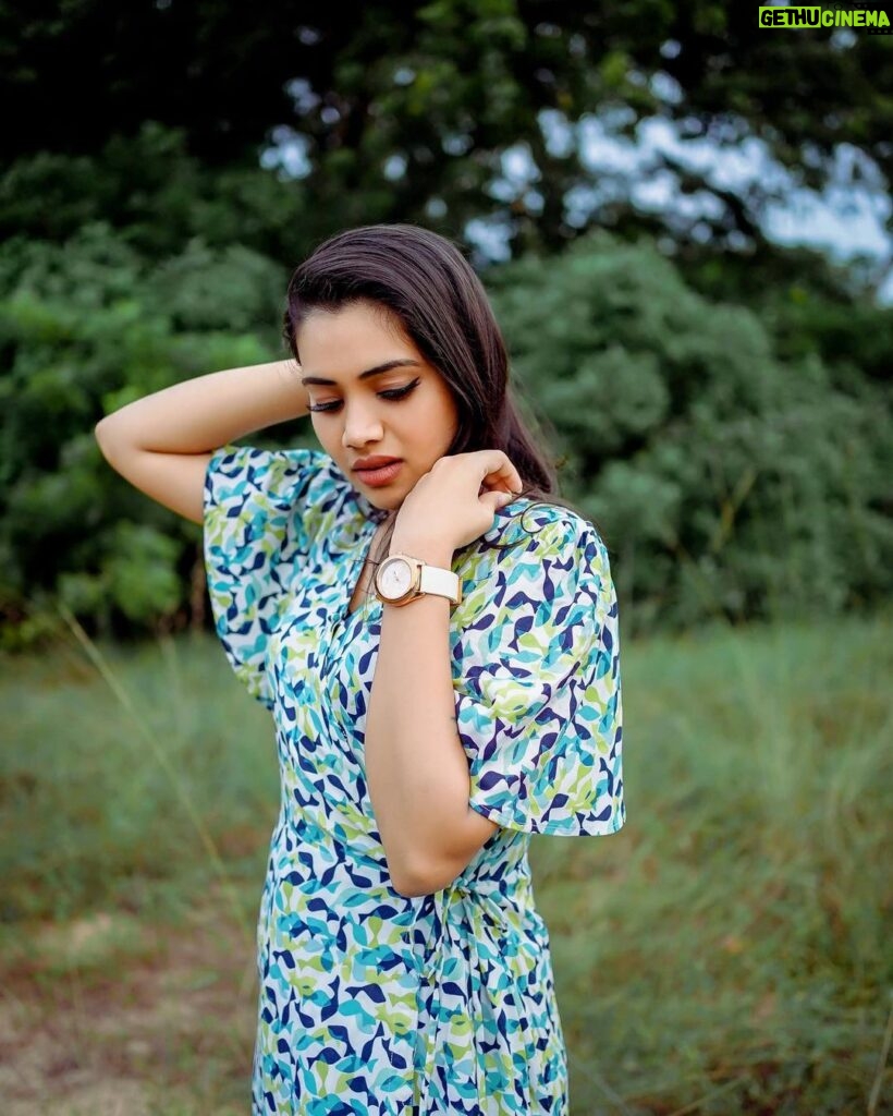 Aarthi Subash Instagram - 💛 outfit @yaakkai_apparel Photography @barath_blze Styling @tharsika_tharshi . #outfits #wrapdress #yaaki #photoshoot #model #aarthisubash #vjaarthisubash #suntv #actress #sunnetwork Chennai, India