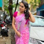 Aarthi Subash Instagram – 1 or 2? Swipe right ➡️
Sarees from @__b_boutique__ 💕 Chennai, India