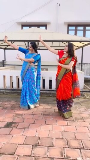 Aarthi Subash Instagram - Love doing reels together for this cute song with my baby🤩❤️

#NoNoNoNo #Sivaangi #MMOriginals #Sivaangiinmmoriginals #MediaMasonsOriginals3 @divomusicindia @mediamasons