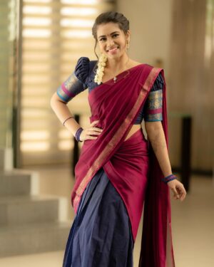Aarthi Subash Instagram - swipe right💫
Artist - @aarthisubash_official
Costumes - @ivalinmabia
Photographer - @camerasenthil
Makeup - @rajalakshmi_bridalmakeup
Hair - @monisha_makeupartist
Shoot Organized by @rrajeshananda

#aarthisubash #halfsaree #indianoutfit #photoshoot #modelling #candidphotography #suntv #pandavarillam #southindianactress
