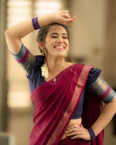 Aarthi Subash Instagram - 💫 Artist - @aarthisubash_official Costumes - @ivalinmabia Photographer - @camerasenthil Makeup - @rajalakshmi_bridalmakeup Hair - @monisha_makeupartist Shoot Organized by @rrajeshananda #aarthisubash #halfsaree #indianoutfit #photoshoot #modelling #candidphotography #suntv #pandavarillam #southindianactress Chennai, India