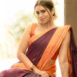 Aarthi Subash Instagram - அவள் 🕊️ Costumes - @ivalinmabia Photographer - @camerasenthil Makeup - @rajalakshmi_bridalmakeup Hair - @monisha_makeupartist Shoot Organized by @rrajeshananda . #aarthisubash #sareelove #traditionalphotoshoot #southindian #southindianfashion #artist #anchor #suntv #shnnetwork #pandavarillam #pandavarillamonsuntv #sunnetwork Chennai, India
