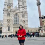 Aarthi Subash Instagram - 🇬🇧 #aarthisubash #aarthisubashvlogs #traveldiaries #tripmemories #london🇬🇧 Westminster Abbey