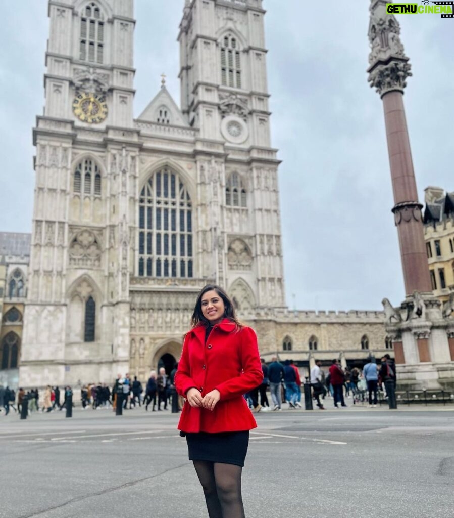 Aarthi Subash Instagram - 🇬🇧 #aarthisubash #aarthisubashvlogs #traveldiaries #tripmemories #london🇬🇧 Westminster Abbey