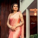 Aarthi Subash Instagram - 💯 Makeover @kalaiartistry Lens @photamora__pictures . #aarthisubash #sareepics #sareedraping #suntv #photoshoot #artist #anchor #modelling Chennai, India