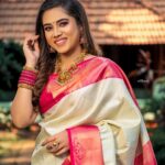 Aarthi Subash Instagram – Makeover @kalaiartistry 
Lens @photamora__pictures 
Jewellery @chennai_jazz 
.
#aarthisubash #sareepics #southindianbride #sareedraping #suntv #photoshoot #artist #anchor Chennai, India