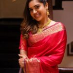 Aarthi Subash Instagram - Wedding season is here and I definitely had to go for some saree shopping, so of course, I chose Chennai's favourite Kancheepuram Varamahalakshmi Silks! I went to their new store, which recently got inaugurated in Pondy Bazaar, T. Nagar, and picked 3 beautiful and authentic Kanjivaram sarees. The first saree I picked is a tomato red-shaded Kanjivaram saree with big floral motifs on the whole body and a grey-shaded border with floral and leaves motifs. The second drape I chose is a burgundy and light blue-shaded saree, with big floral motifs on the burgundy body and a light blue Kanjivaram border. Lastly, I picked a plain dark red-coloured Kanjivaram saree which I paired it with a red checkered blouse. I'm in love with all the 3 drapes and the way they bring out the traditional side of mine! I've done my wedding shopping. Have you? If no, then you should definitely visit Kancheepuram Varamahalakshmi Silks store and check out their authentic Kanjivaram collection. After all, Kanjivaram atu Kancheepuram Varamahalakshmi Silks! #shopping #sareefashion #sareesofinstagram #sareeshopping #KanchiVMLSilks #Varamahalakshmisilks #Varamahalakshmi #TNagarVML #VMLTNagar #VMLChennai #VMLPondyBazaar #Kanchipattu #KanchipattuSarees #Kanjivaram #Kanjivaramsarees #weddingcollection #weddingsarees #wedding Chennai, India