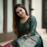 Aarthi Subash Instagram - கண்மணியே.. Costumes - @ivalinmabia Photographer - @camerasenthil Makeup - @rajalakshmi_bridalmakeup Hair - @monisha_makeupartist Shoot Organized by @rrajeshananda #aarthisubash #suntv #suntvanchor #suntvserial #modelling #southindian #salwarsuits #photoshoots #trendingsongs Chennai, India