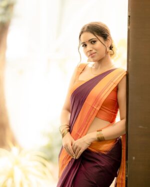 Aarthi Subash Instagram - அவள் 🕊️
Costumes - @ivalinmabia
Photographer - @camerasenthil
Makeup - @rajalakshmi_bridalmakeup
Hair - @monisha_makeupartist
Shoot Organized by @rrajeshananda
.
#aarthisubash #sareelove #traditionalphotoshoot #southindian #southindianfashion #artist #anchor #suntv #shnnetwork #pandavarillam #pandavarillamonsuntv #sunnetwork