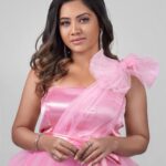 Aarthi Subash Instagram – Pink isn’t boring sometimes 🤌🏻💕
Outfit @dharaniofficialpage 
mua @makeover_by_andrea 
lens @james_koushik 
.
#barbegirl #pinkdress #shortdress #photoshoot #designerdress #modelling #aarthisubash Chennai, India