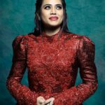 Aarthi Subash Instagram – ❤️‍🔥
Outfit @diademstore.in 
Make up & hairdo @smokey_makeupbar_ 
Click @dl.photography2018 
#weddimggown #receptionfrocks #redfrock #aarthisubash #photoshoot Chennai, India