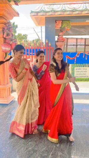 Aarthi Subash Instagram - 🤣🤣😂
Fun with @aarthisubash_official @anu_chweety 

#reels #instagood #explore #krithikaannamalai #tamilsongs #badri #comedy #bloopers #🤣🤣🤣