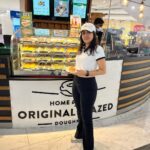 Aarthi Subash Instagram - Donuts 🍩 . #donut #donutlover #krispecreme #mall #aarthisubash #anchor #artist #instagram Chennai, India