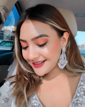 Aashika Bhatia Instagram - Thank u 🙏🏻 for 6M Family 🥰✨❤️