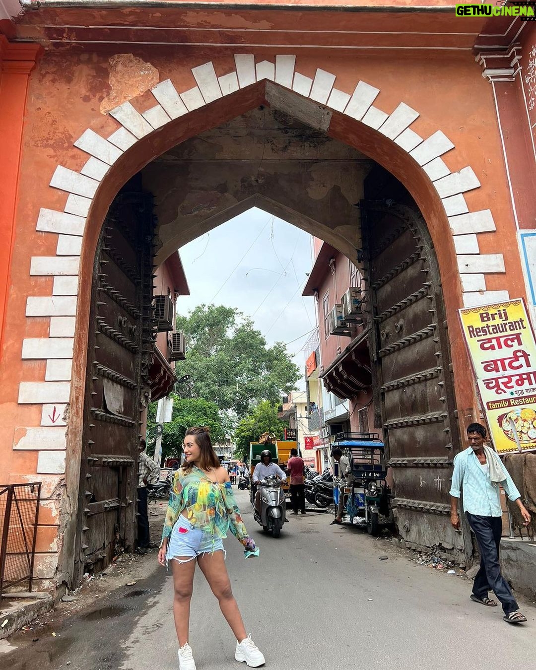 Aashika Bhatia Instagram - Muh toh band karo uncle 🤣♥️ Jaipur, Rajasthan