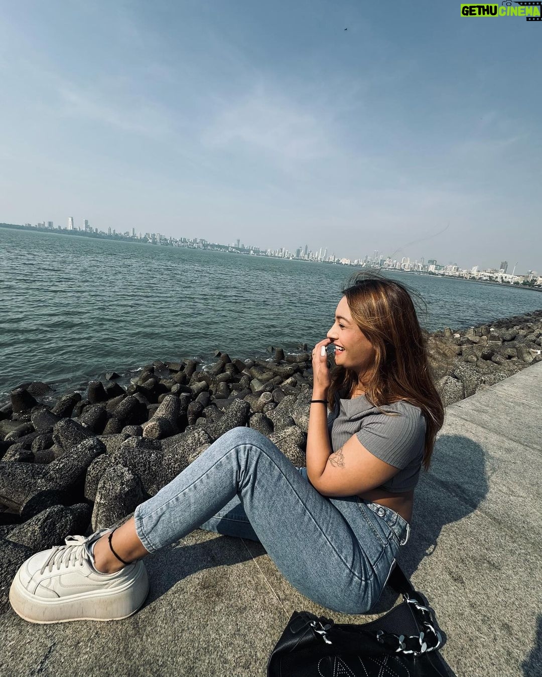 Aashika Bhatia - 399.3K Likes - 🤍