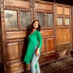 Aashika Bhatia Instagram - This & That 💚 . . Kurti: @nazaakatsj ✨