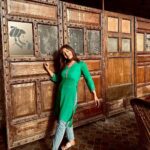 Aashika Bhatia Instagram - This & That 💚 . . Kurti: @nazaakatsj ✨