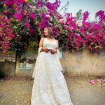 Aashika Bhatia Instagram - Comment 🤍 if you love this picture😚 @the_adhya_designer loved this outfit✨
